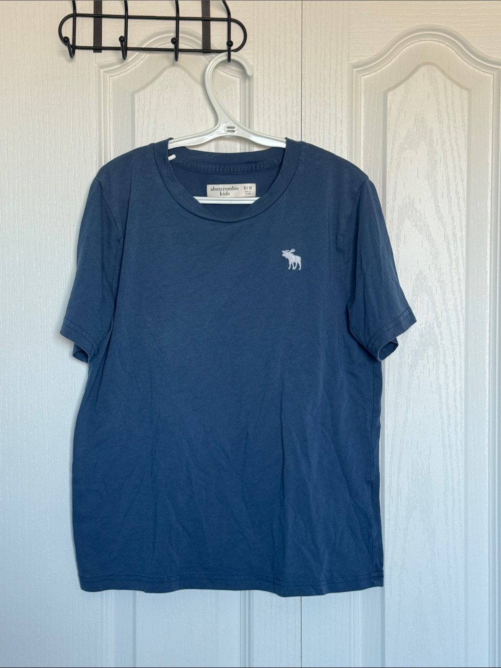 abercrombie kids Boys Essential Icon Crew Tee Blue Size 9/10
